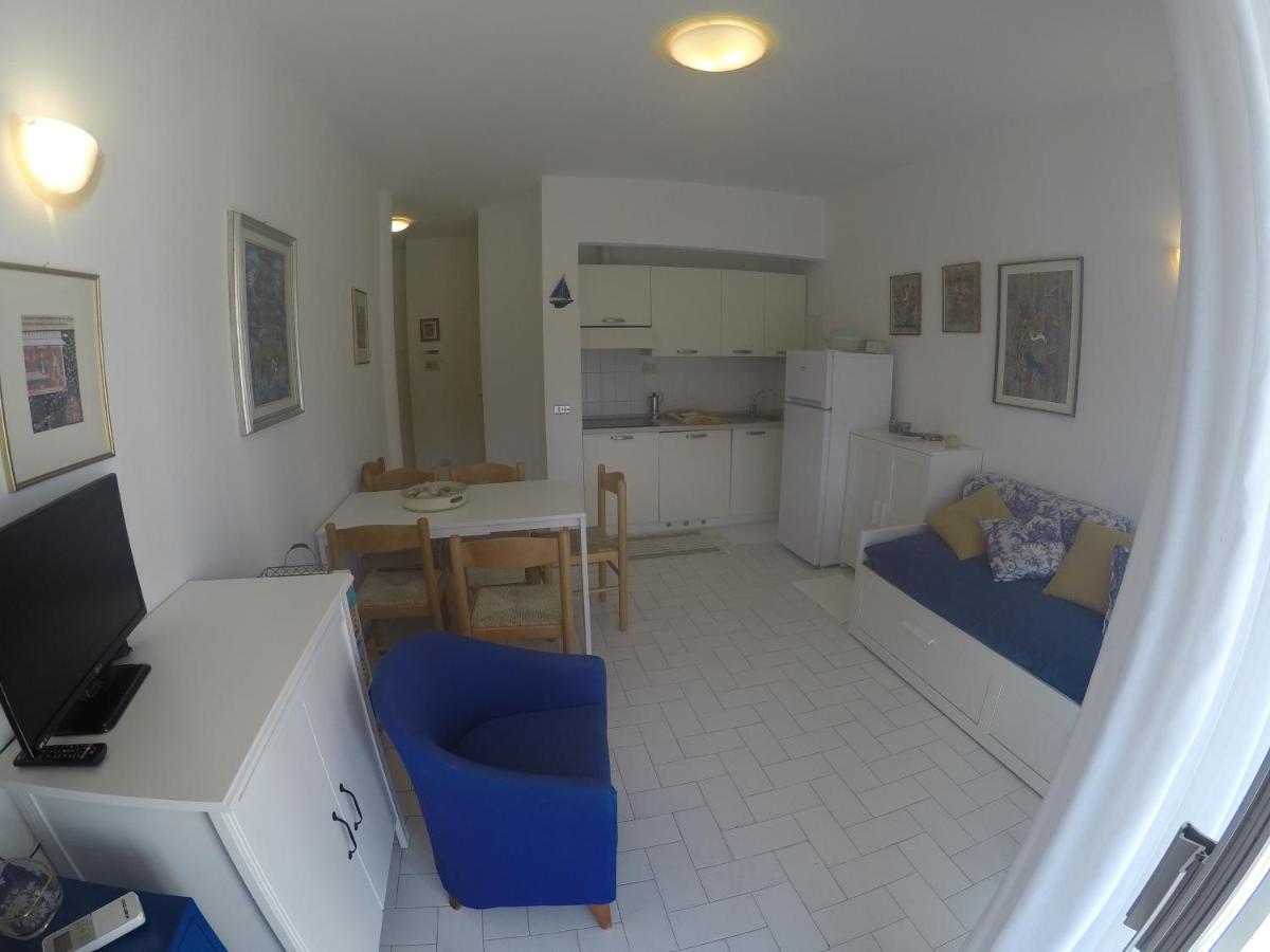Residence Selenis Bilocale Vista Piscina - Agenzia Cocal Caorle Bagian luar foto